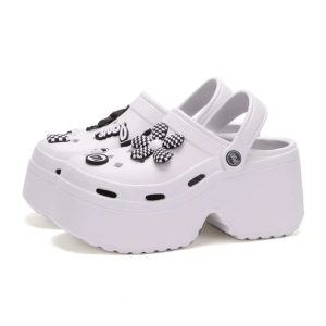 Aesthetic Y2K Platform Crocs: Trendy Summer Footwear for Retro Vibes