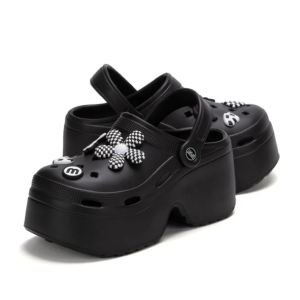 Aesthetic Y2K Platform Crocs: Trendy Summer Footwear for Retro Vibes