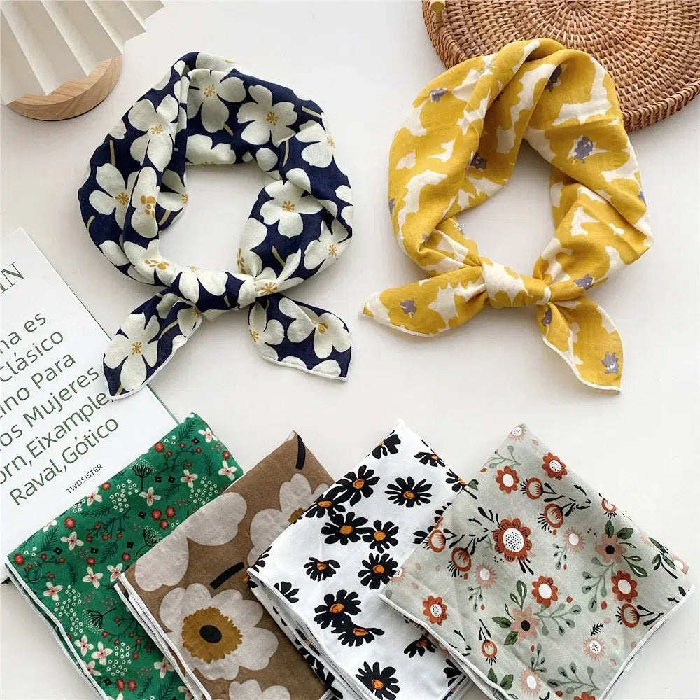 Floral Bandana: Y2K Summer Accessory for Retro Style & Grunge Outfits