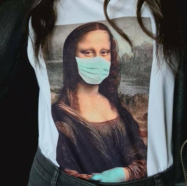 Mona Lisa With Mask Y2K Grunge T-Shirt for Retro Summer Vibes