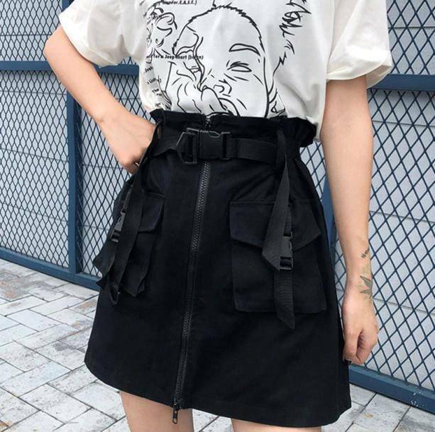 Y2K Black Cargo Skirt: Trendy Grunge Outfit for Summer Vibes