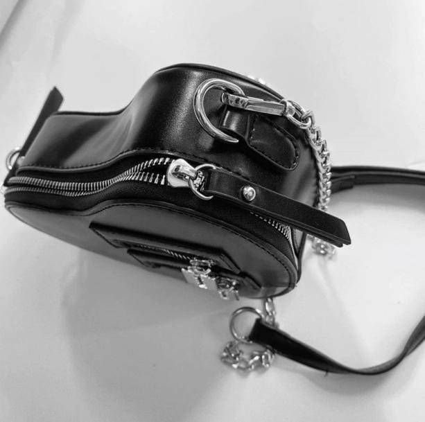 Y2K Black Heart Crossbody Bag - Trendy Grunge Accessory for Summer Outfits