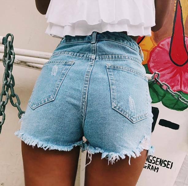 Y2K Casual Summer Shorts: Trendy 90s Grunge Outfit for Effortless Style