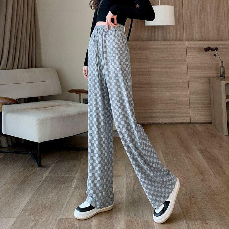 Y2K Checkered Sweatpants: Trendy Grunge Style for Summer Outfits