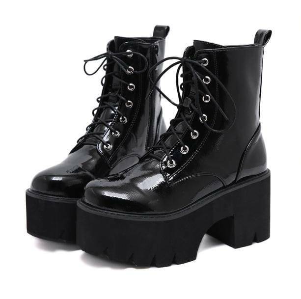 Y2K Chunky Platform Boots for Retro Grunge and Summer Outfits