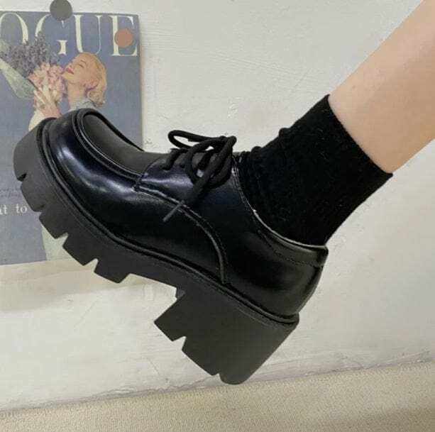 Y2K College Uniform Shoes: Retro 90s Style for Trendy Summer Outfits