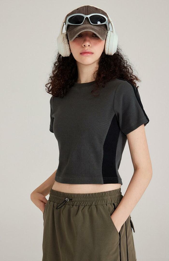 Y2K Cropped Tee: Retro Summer Essential for Y2K Fashion Lovers