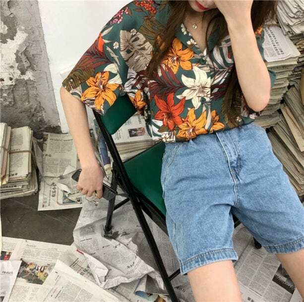 Y2K Floral Shirt: Retro 70s Vibes for Summer Y2K Outfits & Parties