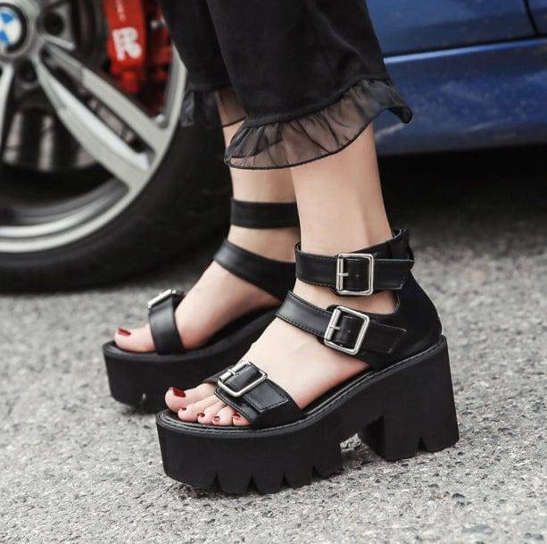 Y2K Grunge Style Sandals for Retro Summer Outfits and 90s Vibes