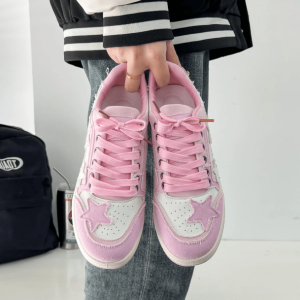 Y2K Skater Girl Sneakers for Retro Summer Vibes and 90s Fashion